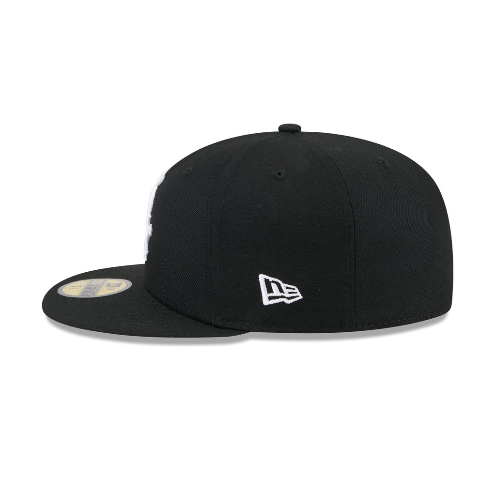 https://cdn.shopify.com/s/files/1/0601/2554/4675/files/60662342_59FIFTY_MLB25JRD5950_CHIWHI_OTC_LSIDE.jpg?v=1741724234