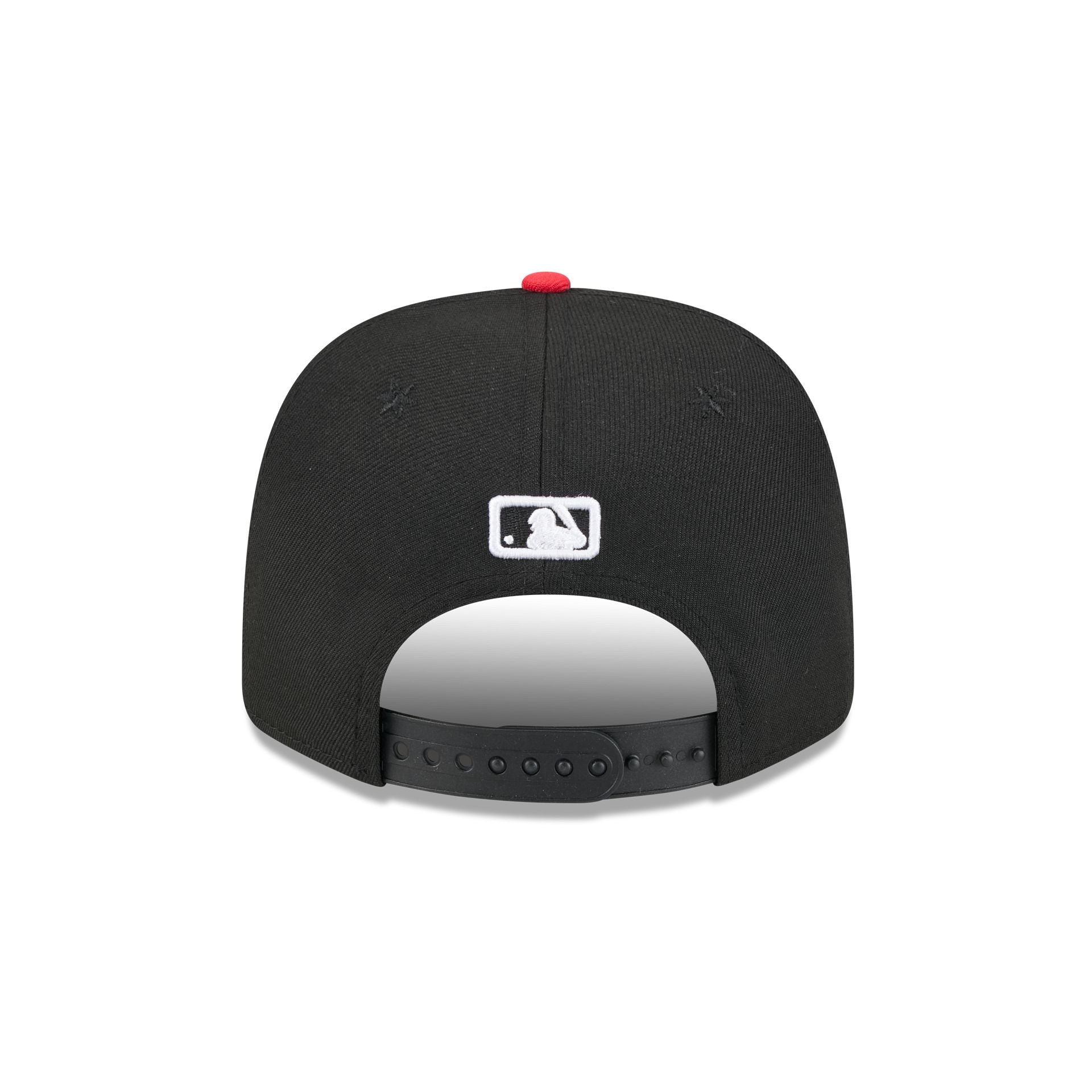 https://cdn.shopify.com/s/files/1/0601/2554/4675/files/60666720_9SEVENTY_CITYCONNECTCHIWHI_CHIWHI_OTC_R.jpg?v=1745870654
