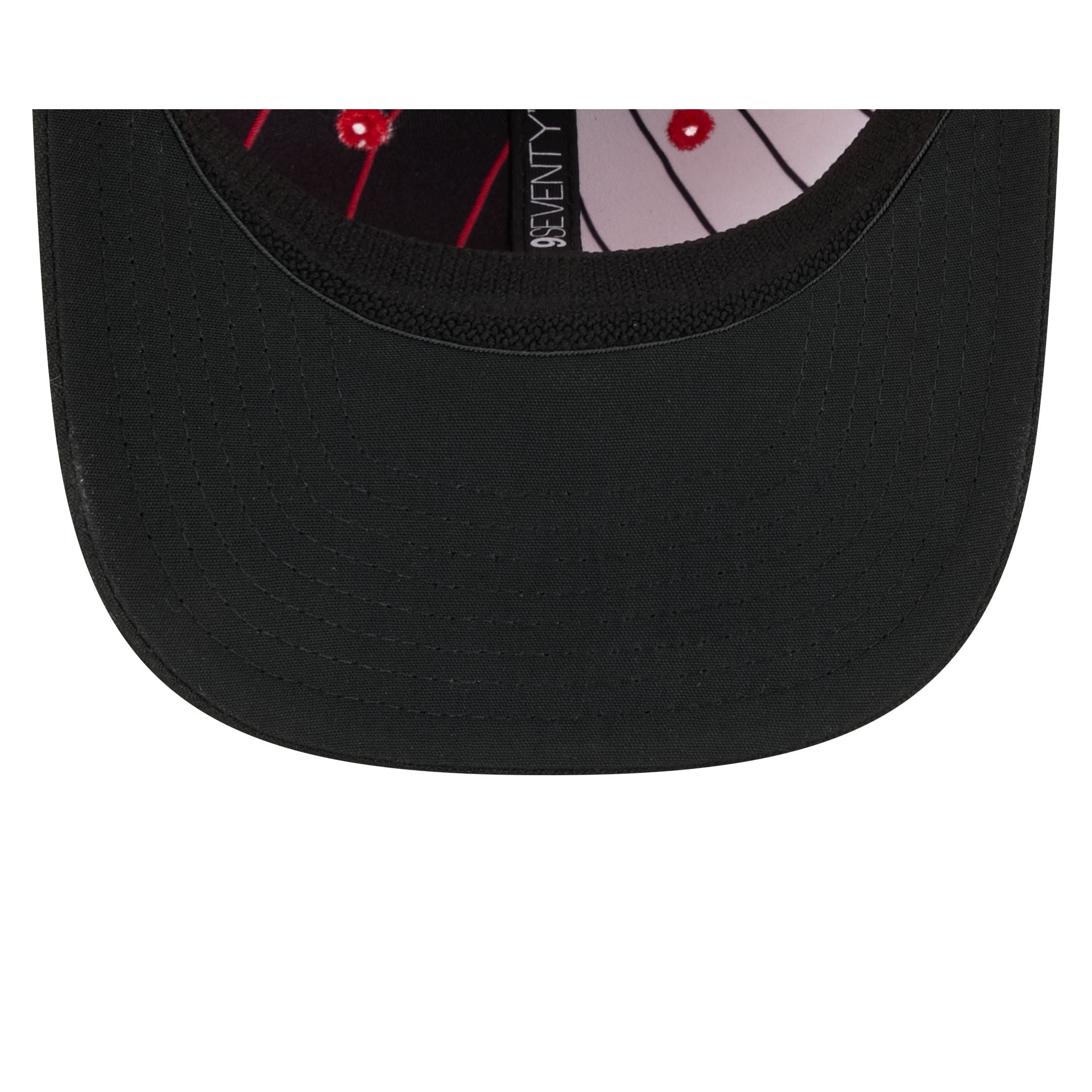 https://cdn.shopify.com/s/files/1/0601/2554/4675/files/60666726_9SEVENTY_CITYCONNECTCHIWHI_CHIWHI_OTC_UV.jpg?v=1745870655
