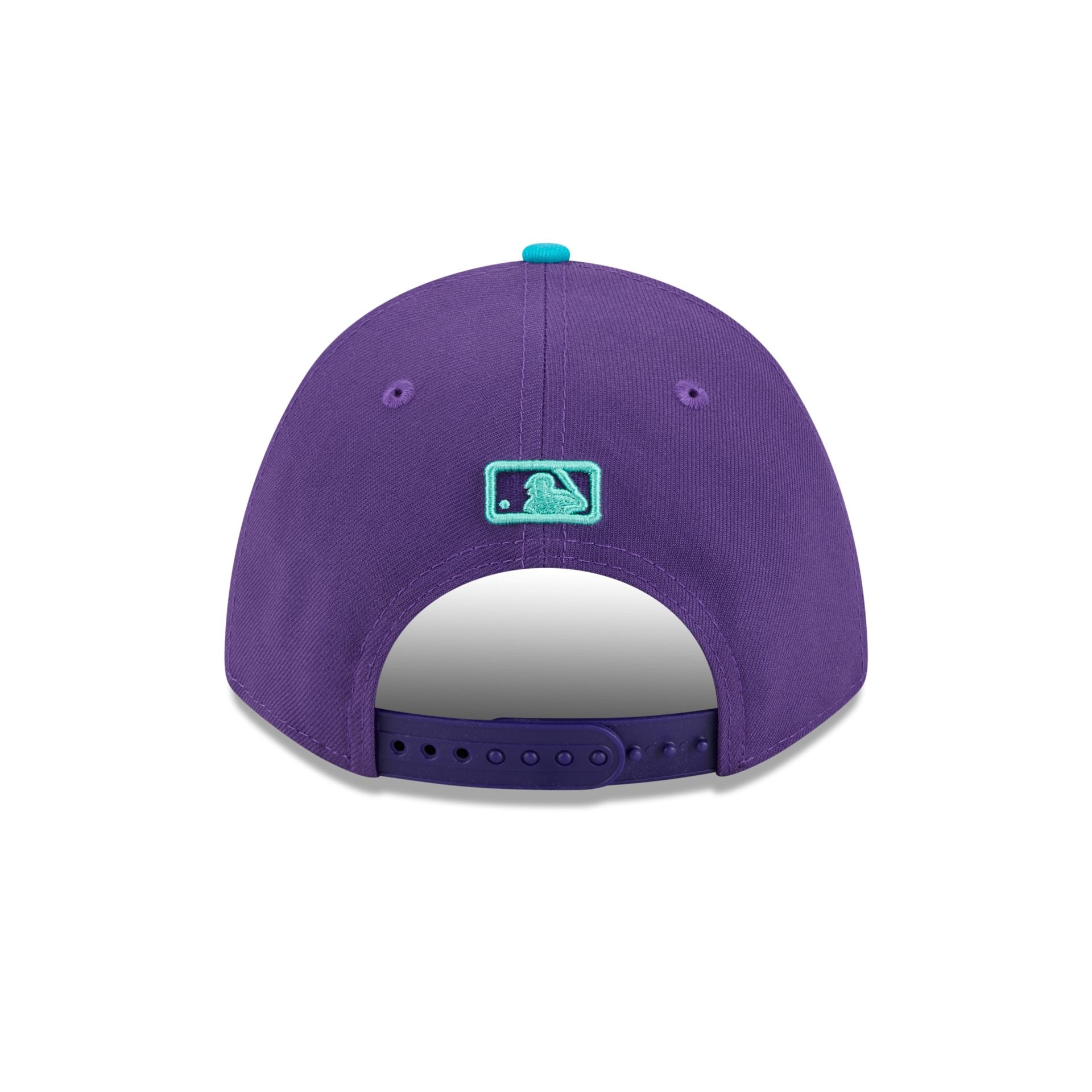 https://cdn.shopify.com/s/files/1/0601/2554/4675/files/60666768_9FORTYMC_CITYCONNECTARIDIA_ARIDIA_OTC_R.jpg?v=1746214108