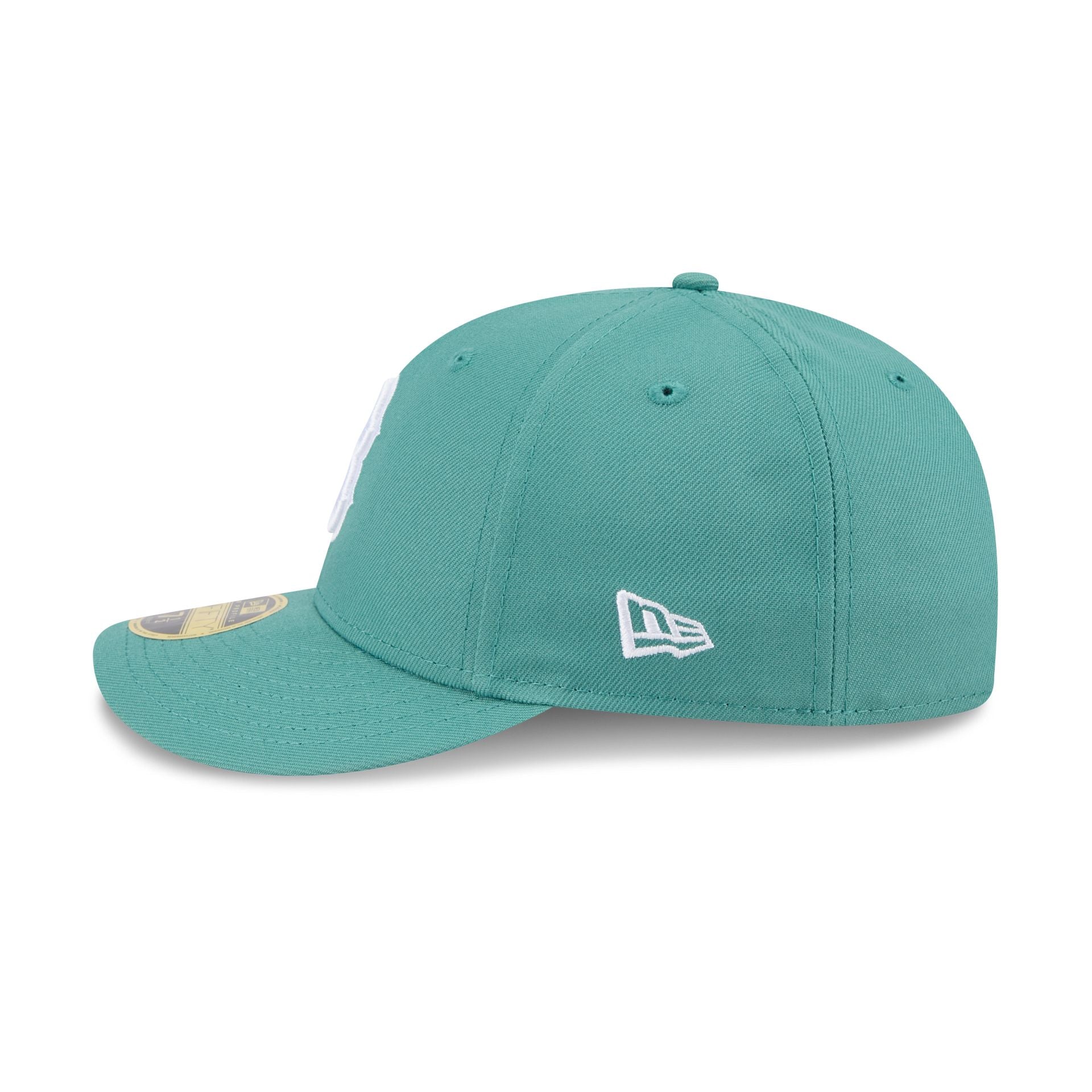 https://cdn.shopify.com/s/files/1/0601/2554/4675/files/60666885_LP59FIFTY_CITYCONNECTBOSRED_BOSRED_OTC_LSIDE.jpg?v=1747315858