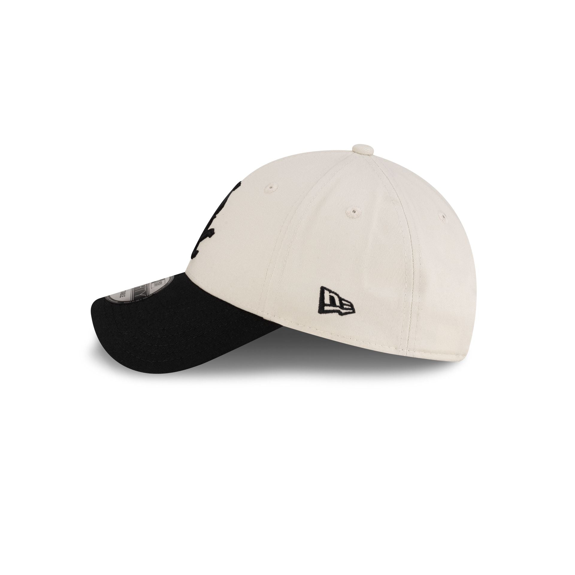 https://cdn.shopify.com/s/files/1/0601/2554/4675/files/60667551_9FORTY_EMEA_SS25_CHIWHI_STN_LSIDE.jpg?v=1746473367