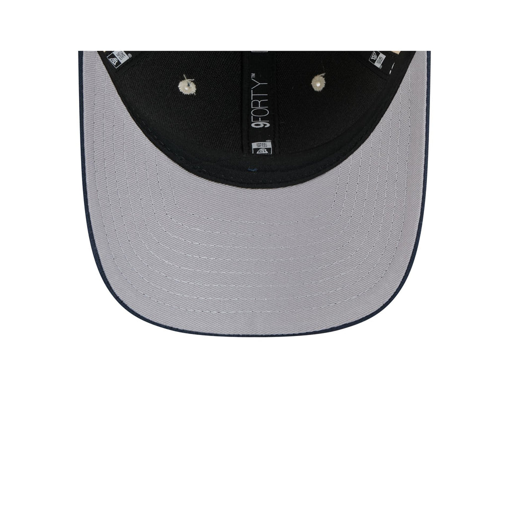 https://cdn.shopify.com/s/files/1/0601/2554/4675/files/60668374_940MC_EMBROIDEREDLINEN_BOSRED_OTC_UV.jpg?v=1739218476