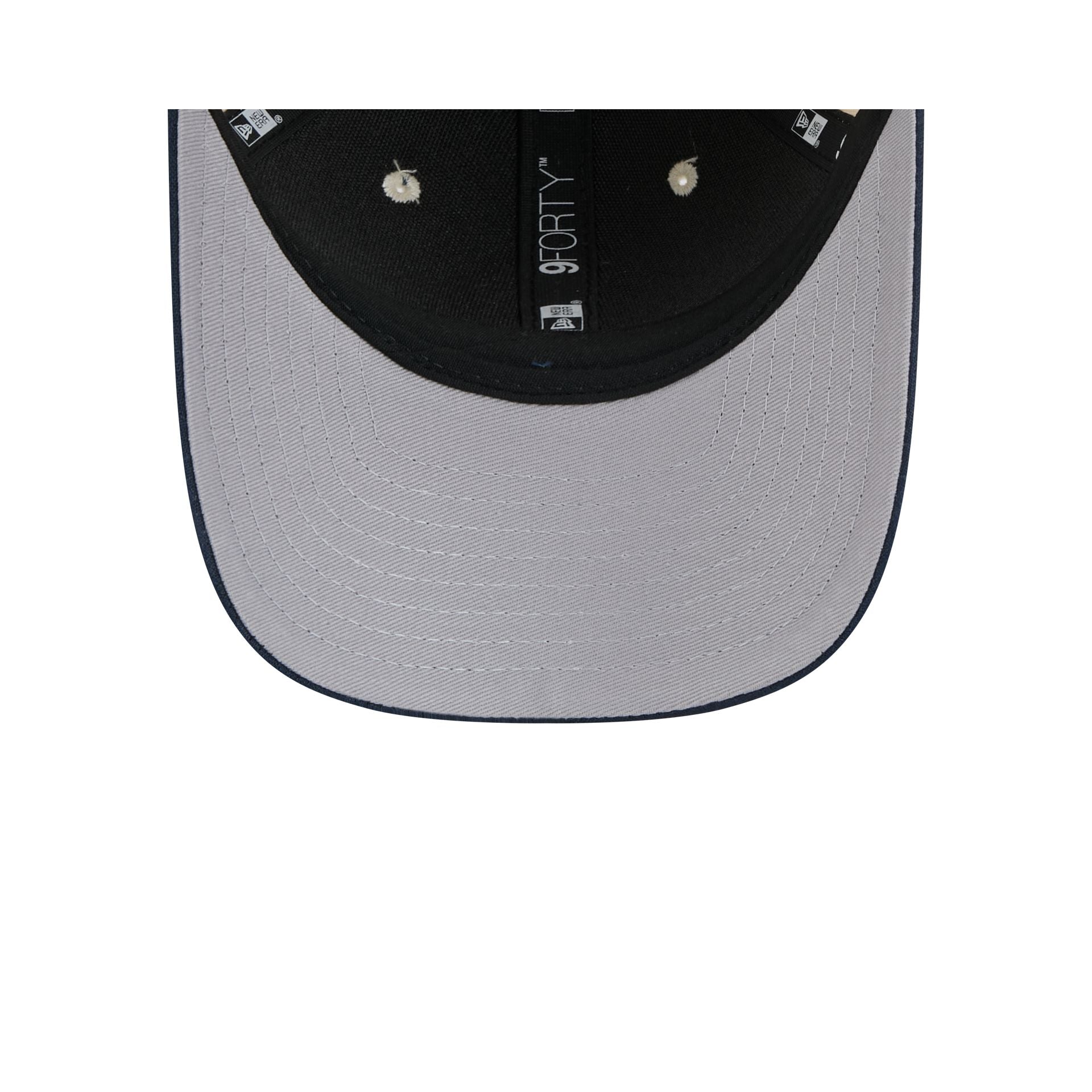 https://cdn.shopify.com/s/files/1/0601/2554/4675/files/60668374_940MC_EMBROIDEREDLINEN_BOSRED_OTC_UV.jpg?v=1739218476