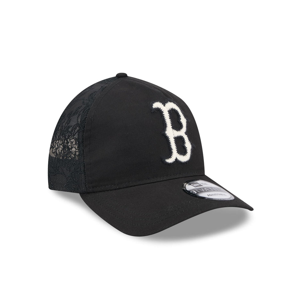 https://cdn.shopify.com/s/files/1/0601/2554/4675/files/60668395_9TWENTYAF_EMBROIDEREDMESH_BOSRED_BLK_3QR.jpg?v=1739218474