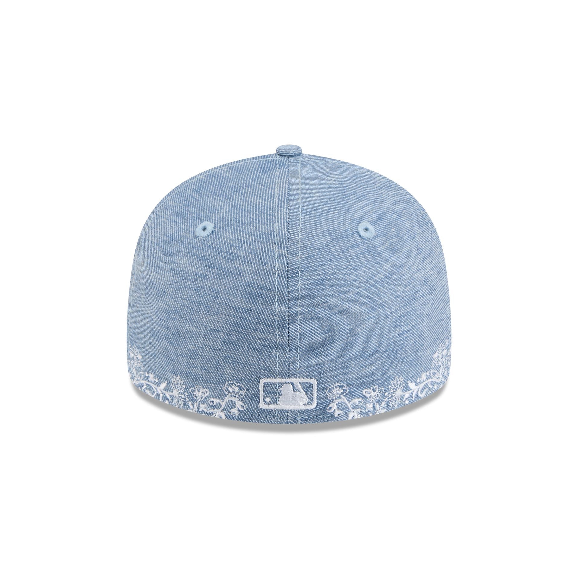 https://cdn.shopify.com/s/files/1/0601/2554/4675/files/60668416_LC5950_HANDSTITCHEDCHAMBR_BOSRED_OTC_R.jpg?v=1739218475