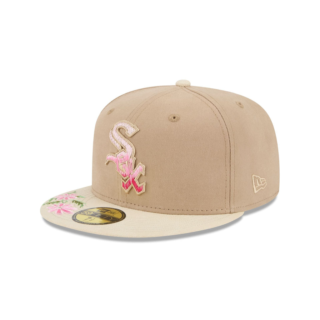 https://cdn.shopify.com/s/files/1/0601/2554/4675/files/60668434_59FIFTY_HANDSTITCHEDFLORAL_CHIWHI_OTC_3QL.jpg?v=1739218473