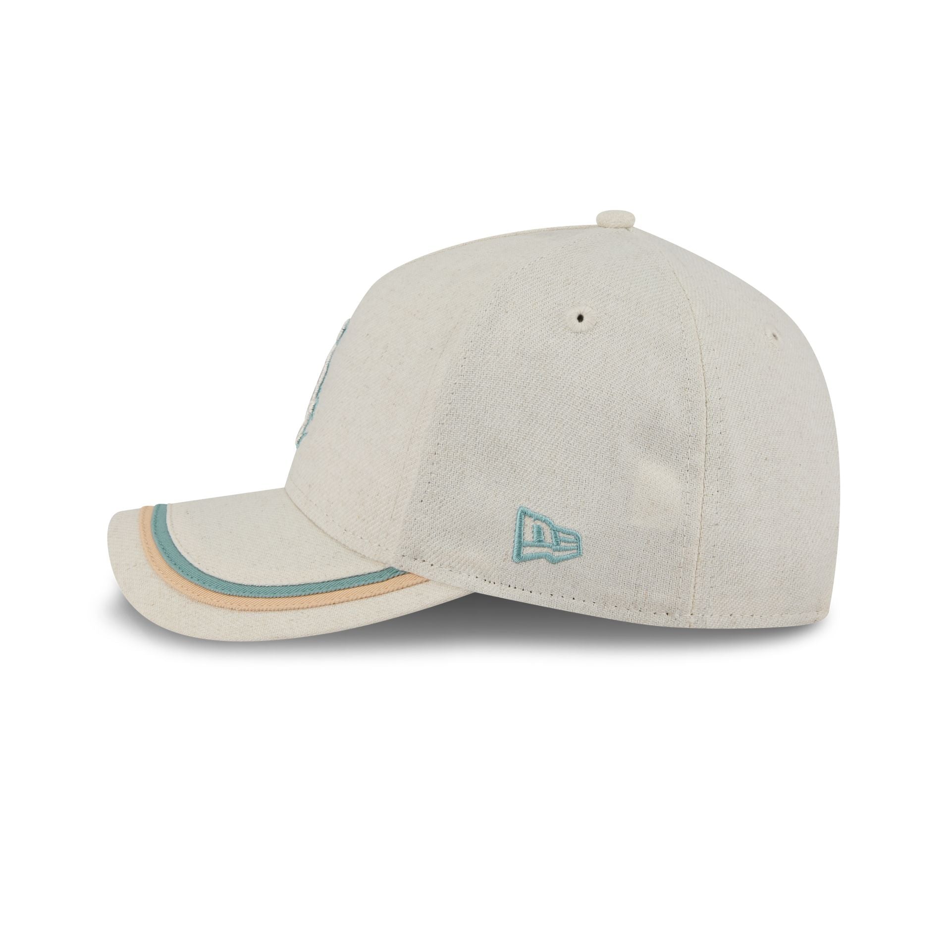 https://cdn.shopify.com/s/files/1/0601/2554/4675/files/60668449_9FORTYMCAF_NEUTRALHEMP_CHIWHI_WNC_LSIDE.jpg?v=1739902604
