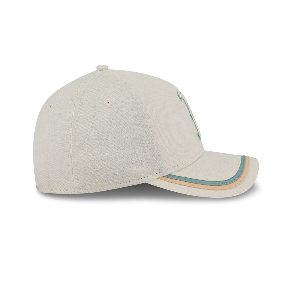 https://cdn.shopify.com/s/files/1/0601/2554/4675/files/60668451_9FORTYMCAF_NEUTRALHEMP_BOSRED_WNC_RSIDE.jpg?v=1739902604