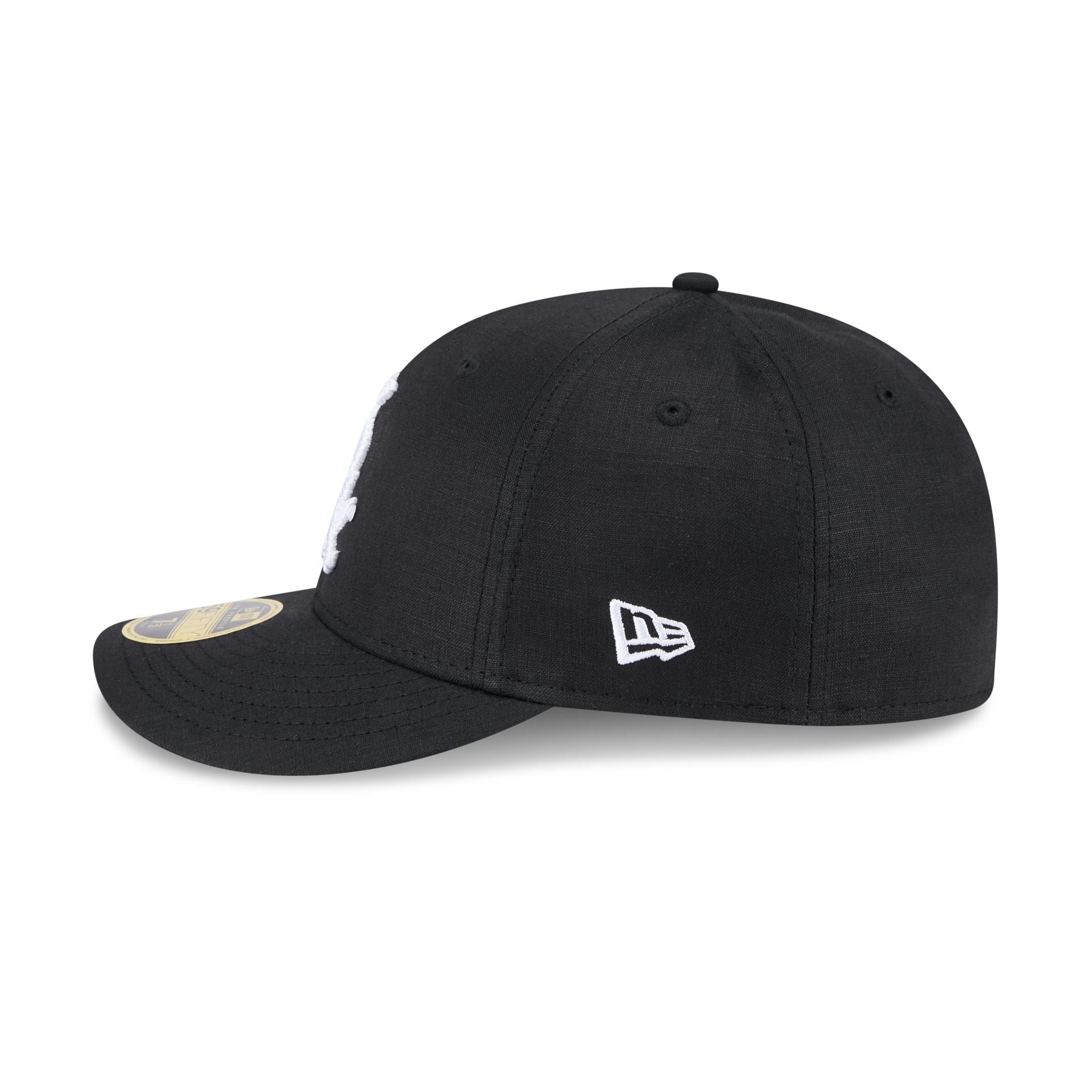 https://cdn.shopify.com/s/files/1/0601/2554/4675/files/60668510_LC5950_SNAKESCALELOGO_CHIWHI_OTC_LSIDE.jpg?v=1739218479