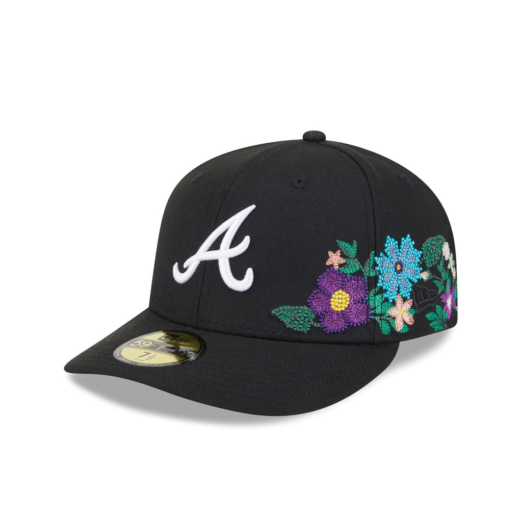 https://cdn.shopify.com/s/files/1/0601/2554/4675/files/60668922_59FIFTY_TONALFLORALS25426_ATLBRA_BLK_3QL.jpg?v=1746728139