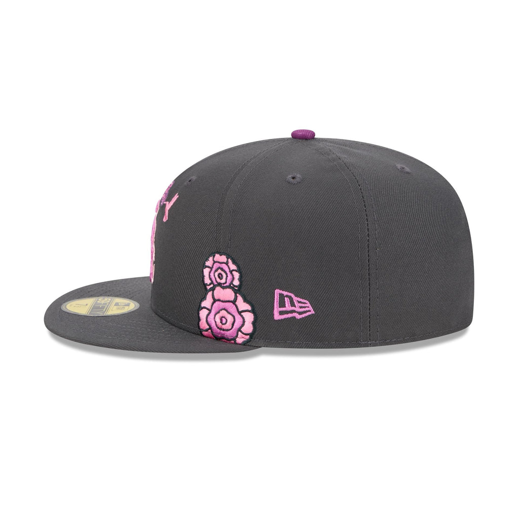 https://cdn.shopify.com/s/files/1/0601/2554/4675/files/60675083_59FIFTY_5950DIADEMUERTOSCHIWHIGRH_CHIWHI_GRH_LSIDE.jpg?v=1760635753