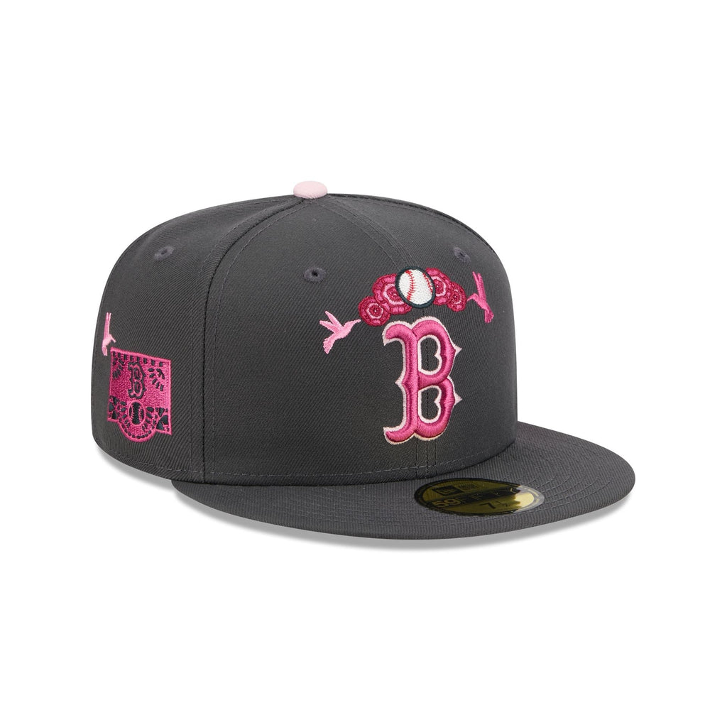 https://cdn.shopify.com/s/files/1/0601/2554/4675/files/60675086_59FIFTY_5950DIADEMUERTOSBOSREDGRH_BOSRED_GRH_3QR.jpg?v=1760635754