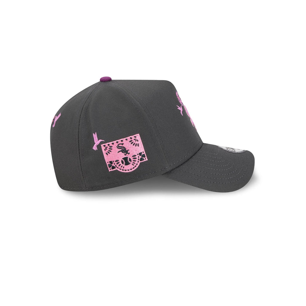 https://cdn.shopify.com/s/files/1/0601/2554/4675/files/60675113_9FORTYAF_940AFDIADEMUERTOSCHIWHIGRH_CHIWHI_GRH_RSIDE.jpg?v=1760635752