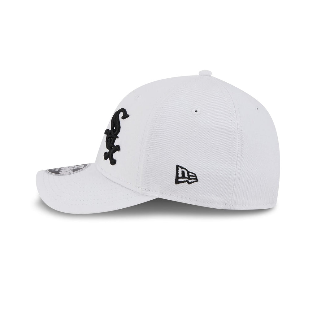 https://cdn.shopify.com/s/files/1/0601/2554/4675/files/60675235_9FORTYMC_LifestyleEnergy_CHIWHI_WHI_LSIDE.jpg?v=1741106290