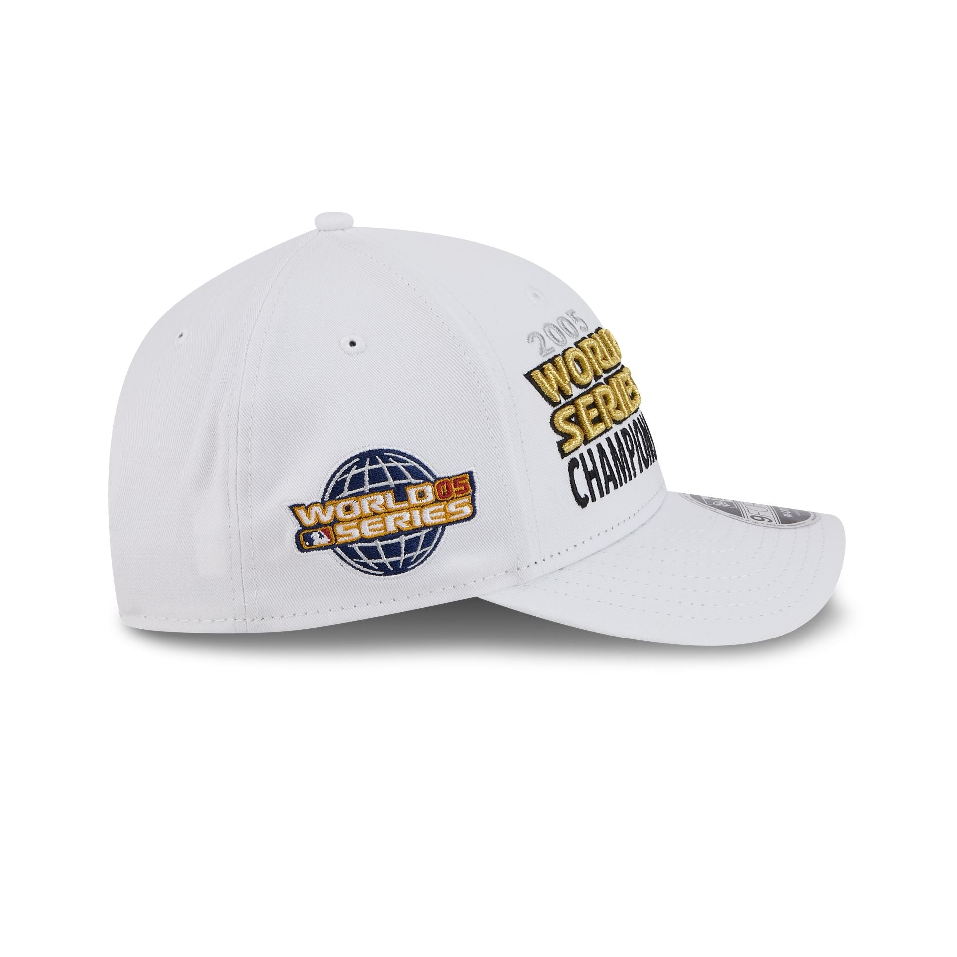 https://cdn.shopify.com/s/files/1/0601/2554/4675/files/60675235_9FORTYMC_LifestyleEnergy_CHIWHI_WHI_RSIDE.jpg?v=1741106290