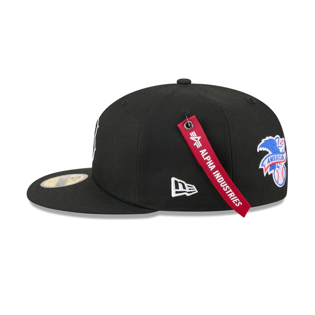 https://cdn.shopify.com/s/files/1/0601/2554/4675/files/60692321_59FIFTY_ALPHA595026164_BOSRED_BLK_LSIDE.jpg?v=1756840933