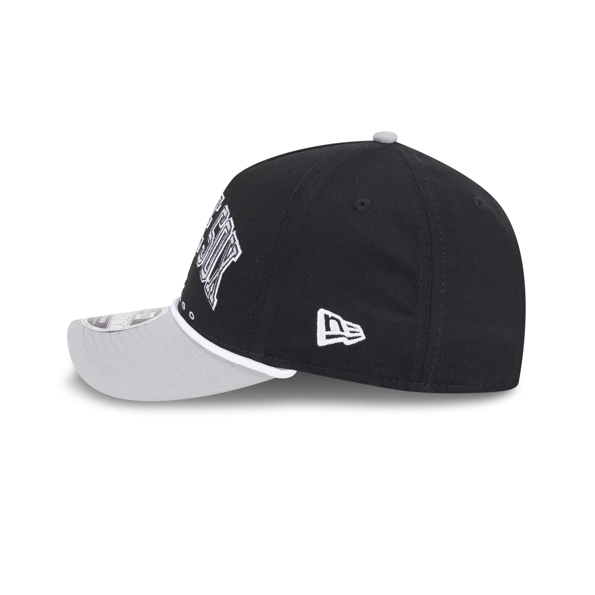 https://cdn.shopify.com/s/files/1/0601/2554/4675/files/60709352_9FORTYMCAF_940MCAFARCH25187_CHIWHI_STM_LSIDE.jpg?v=1758054188