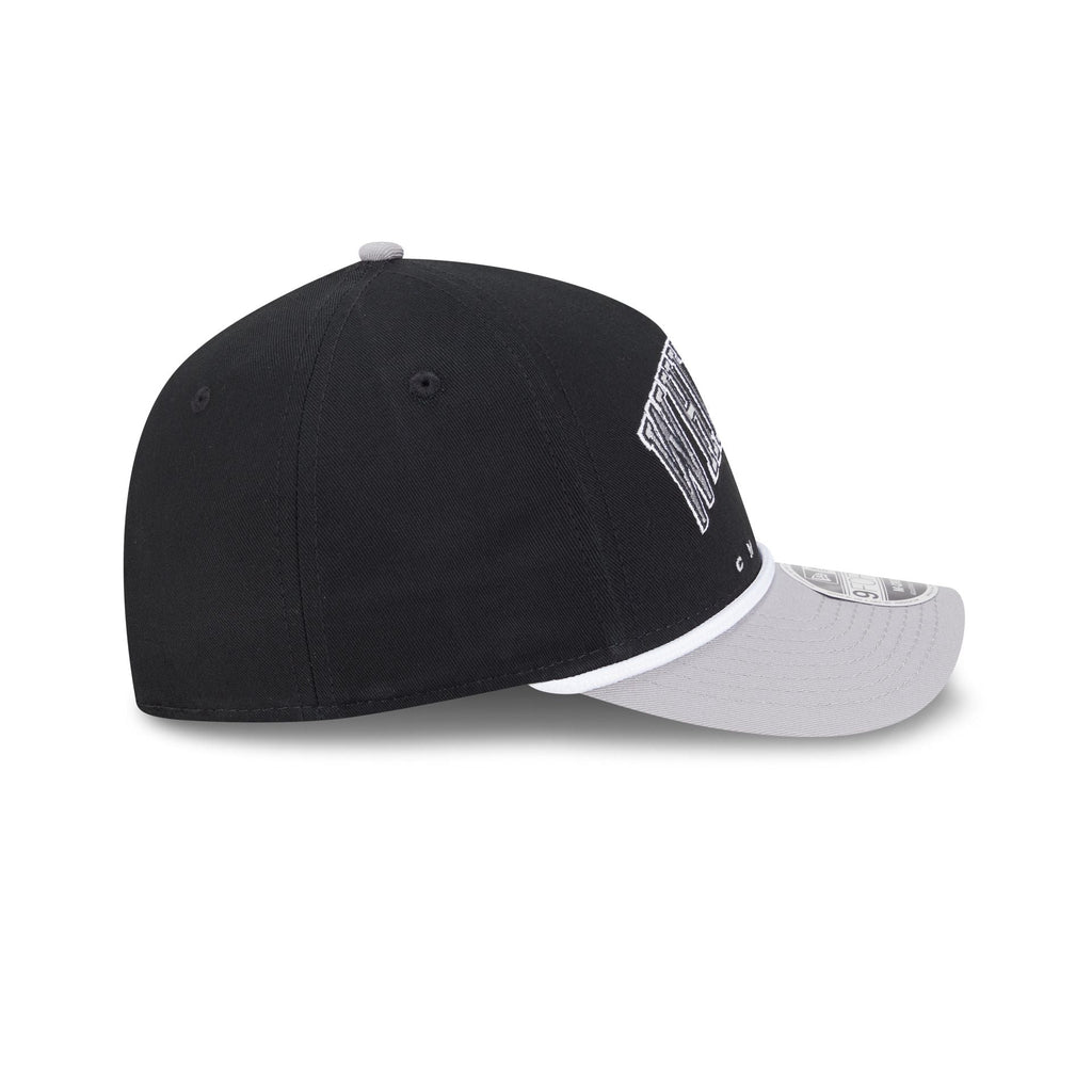 https://cdn.shopify.com/s/files/1/0601/2554/4675/files/60709352_9FORTYMCAF_940MCAFARCH25187_CHIWHI_STM_RSIDE.jpg?v=1758054188