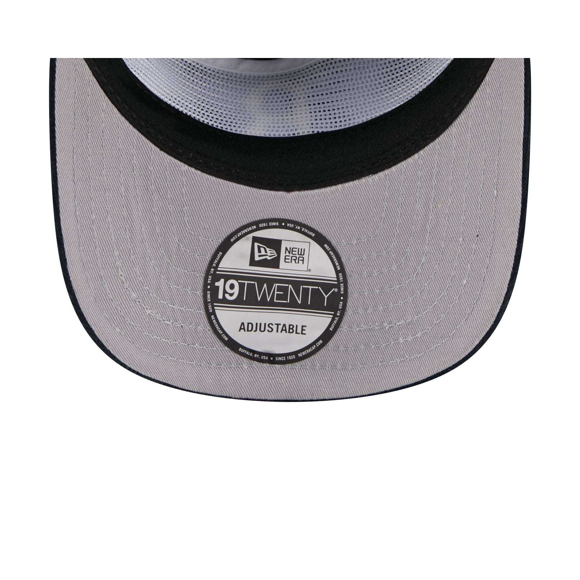 https://cdn.shopify.com/s/files/1/0601/2554/4675/files/60711846_19TWENTY_GOLFERNSTLGC25827_BOSRED_XNV_UV.jpg?v=1757335675