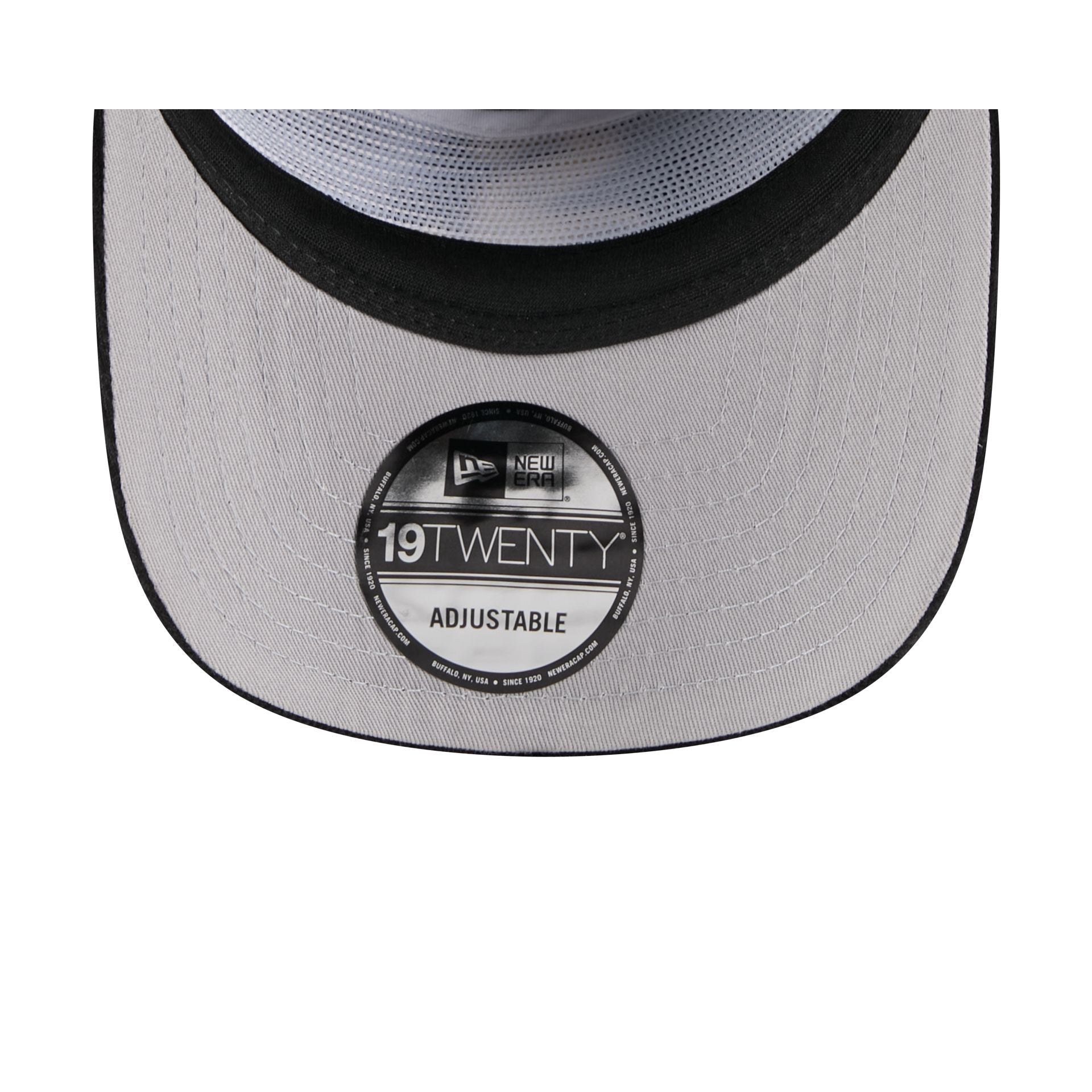 https://cdn.shopify.com/s/files/1/0601/2554/4675/files/60711861_19TWENTY_GOLFERNSTLGC25827_CHIWHI_XBK_UV.jpg?v=1757335154
