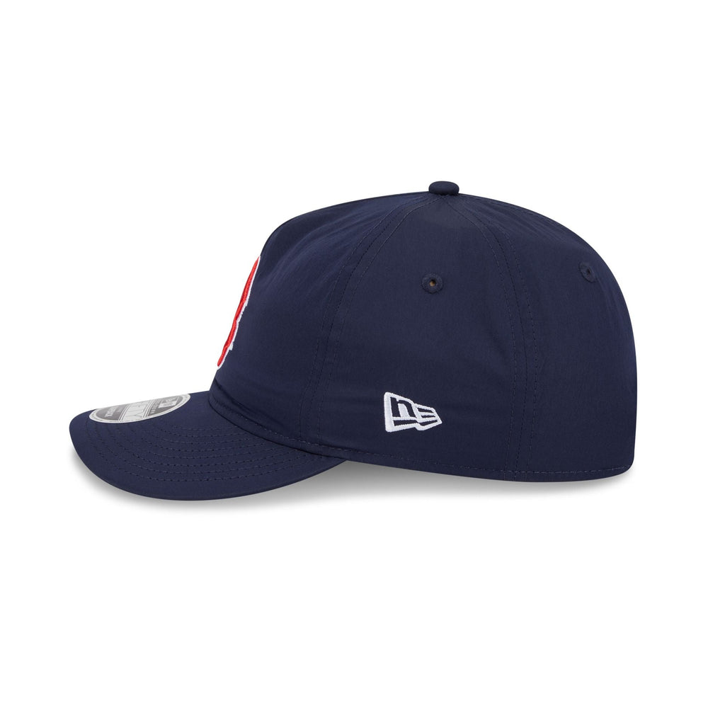 https://cdn.shopify.com/s/files/1/0601/2554/4675/files/60723997_RC9FIFTY_950RCAFNYLON25833_BOSRED_OTC_LSIDE.jpg?v=1758045182