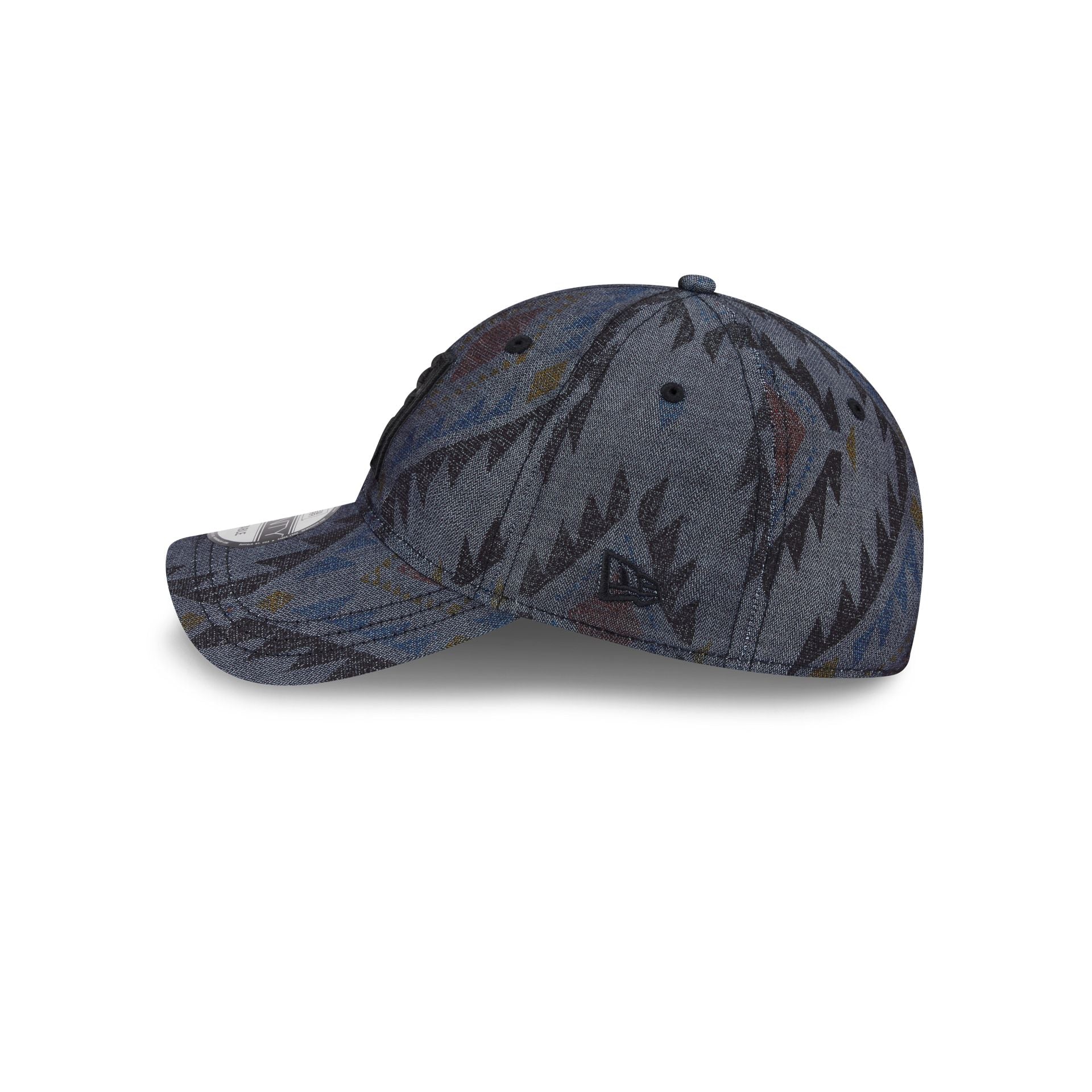 https://cdn.shopify.com/s/files/1/0601/2554/4675/files/60745148_9TWENTY_AZTECPATTERN9TWENTY26_ARIDIA_XNV_LSIDE.jpg?v=1746108049