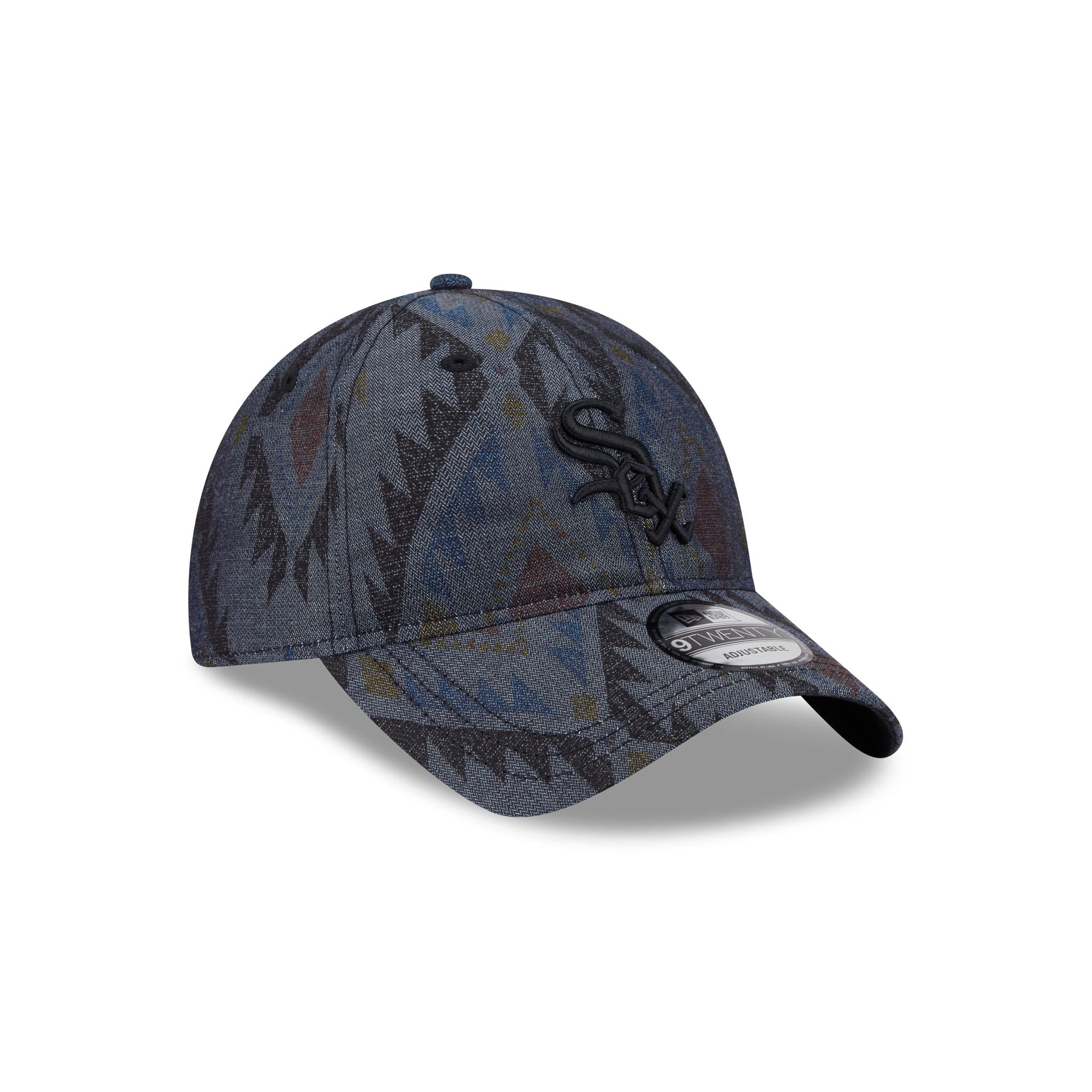 https://cdn.shopify.com/s/files/1/0601/2554/4675/files/60745151_9TWENTY_AZTECPATTERN9TWENTY26_CHIWHI_XNV_3QR.jpg?v=1746108049
