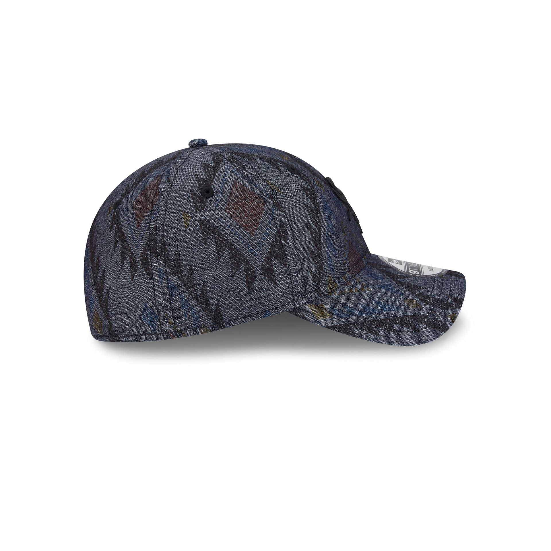https://cdn.shopify.com/s/files/1/0601/2554/4675/files/60745151_9TWENTY_AZTECPATTERN9TWENTY26_CHIWHI_XNV_RSIDE.jpg?v=1746108049