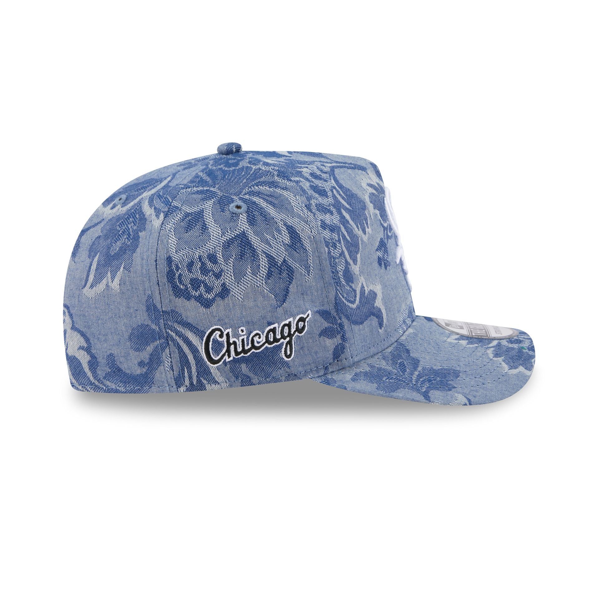 https://cdn.shopify.com/s/files/1/0601/2554/4675/files/60745167_GOLFER_DENIMJACQUARDGOLFR_CHIWHI_IND_RSIDE.jpg?v=1746108202