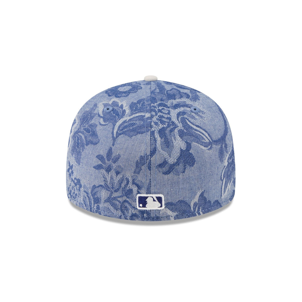 https://cdn.shopify.com/s/files/1/0601/2554/4675/files/60745260_59FIFTY_TTDENIMJACQRD5950_BOSRED_IND_R.jpg?v=1746108052