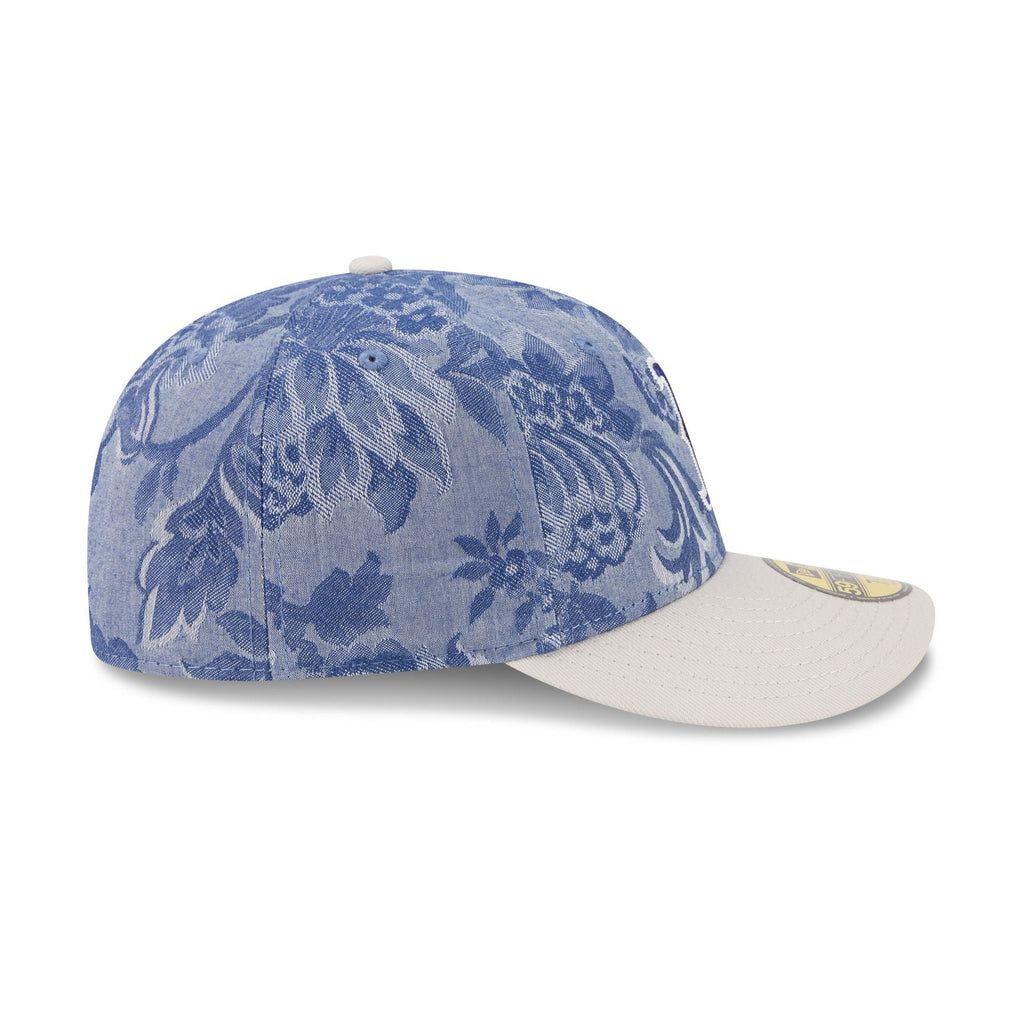 https://cdn.shopify.com/s/files/1/0601/2554/4675/files/60745260_59FIFTY_TTDENIMJACQRD5950_BOSRED_IND_RSIDE.jpg?v=1746108052