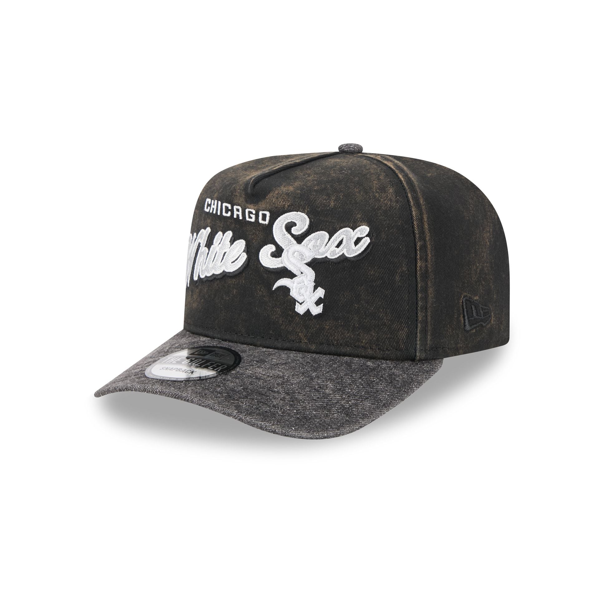 https://cdn.shopify.com/s/files/1/0601/2554/4675/files/60746817_GOLFER_LifestyleEnergy_CHIWHI_OTC_3QL.jpg?v=1744736997
