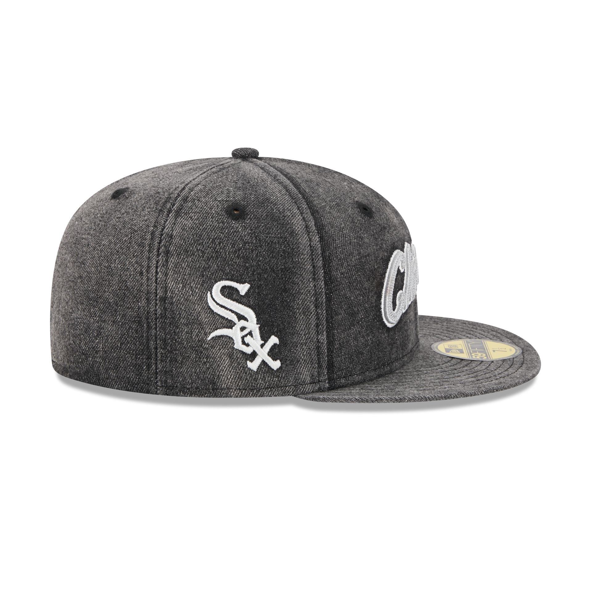 https://cdn.shopify.com/s/files/1/0601/2554/4675/files/60746837_59FIFTY_LifestyleEnergy_CHIWHI_BLK_RSIDE.jpg?v=1744736999