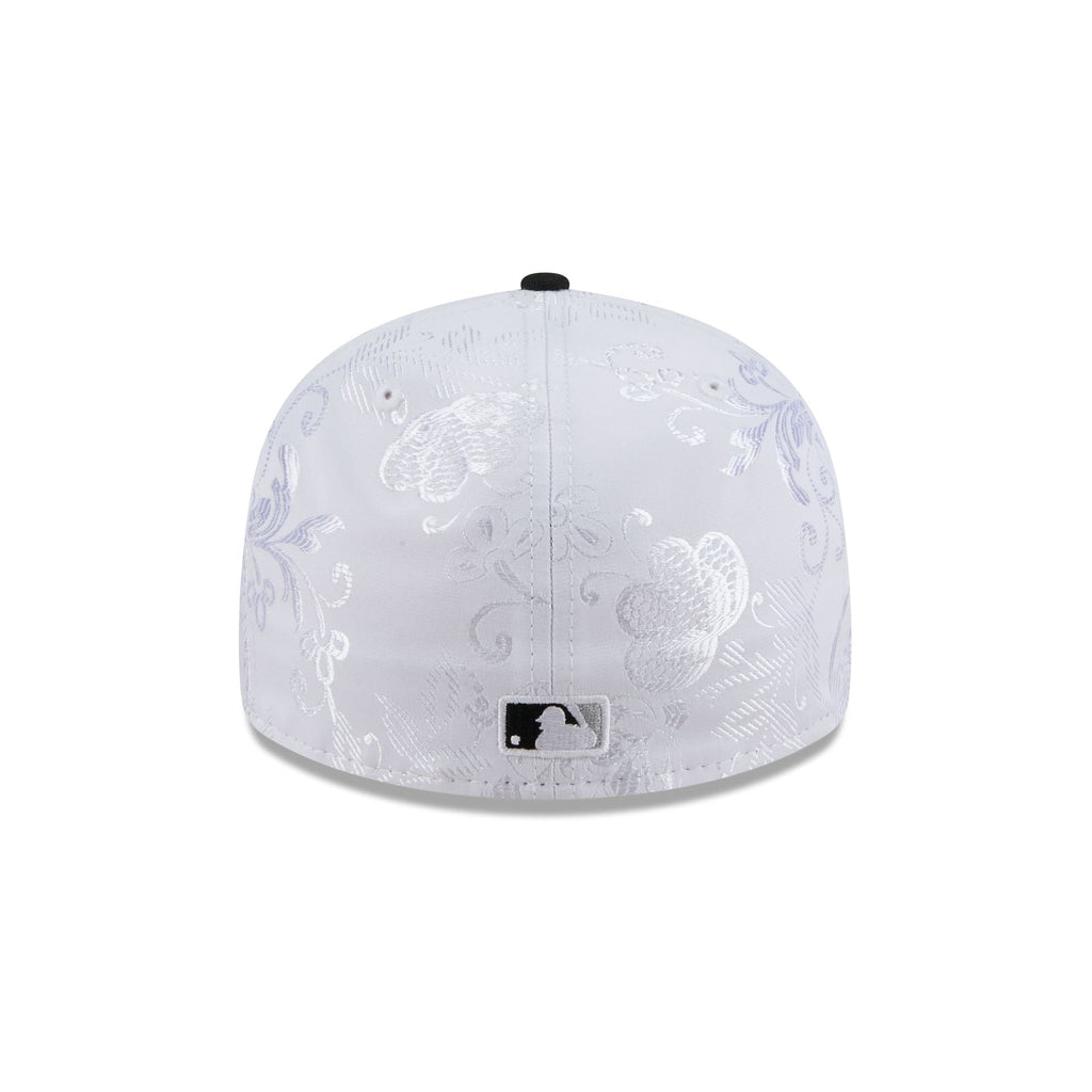 https://cdn.shopify.com/s/files/1/0601/2554/4675/files/60750742_LP59FIFTY_5950DAY5950LP2704_CHIWHI_XWH_R.jpg?v=1745502729