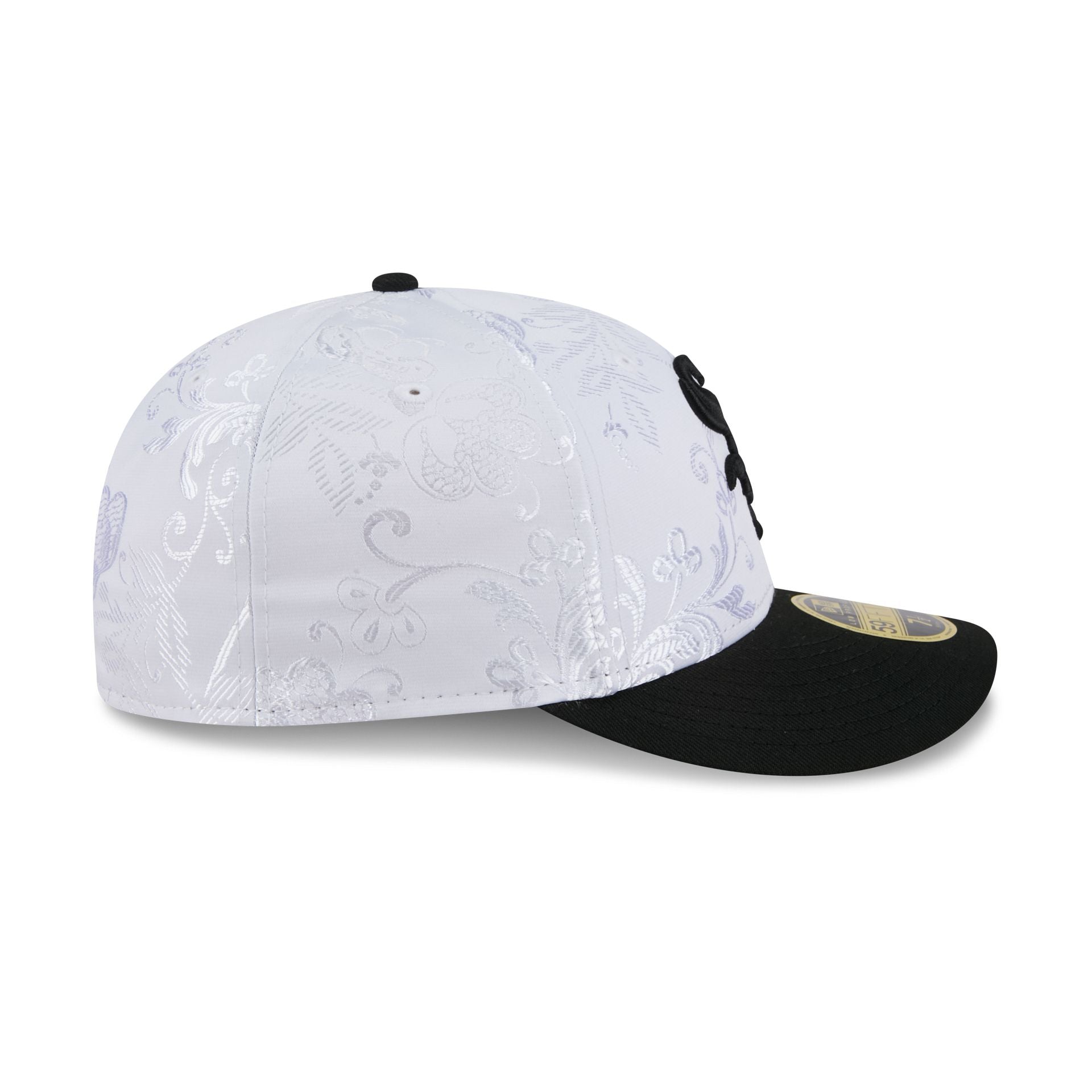 https://cdn.shopify.com/s/files/1/0601/2554/4675/files/60750742_LP59FIFTY_5950DAY5950LP2704_CHIWHI_XWH_RSIDE.jpg?v=1745502729