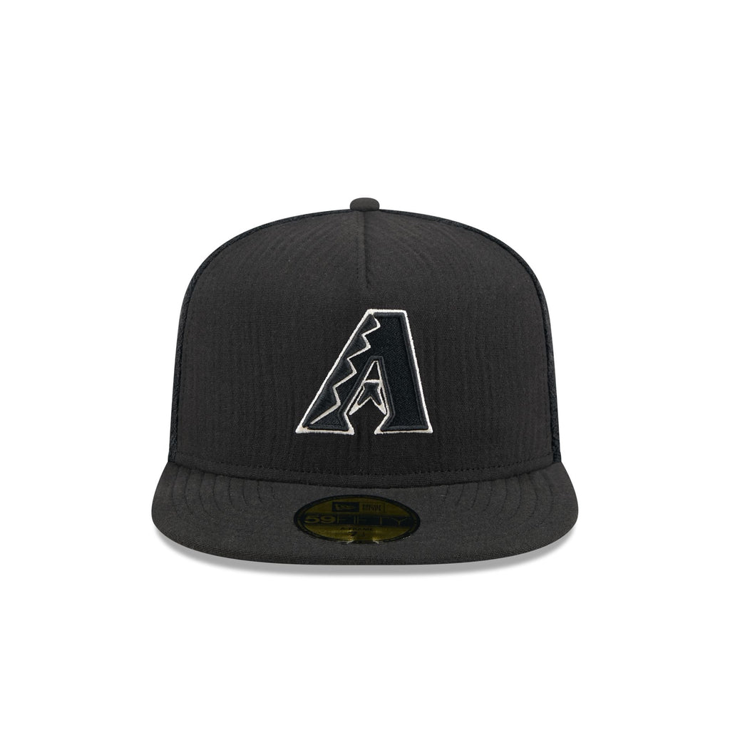 https://cdn.shopify.com/s/files/1/0601/2554/4675/files/60750770_59FIFTYAF_5950DAY5950AF2704_ARIDIA_BLK_F.jpg?v=1745502723