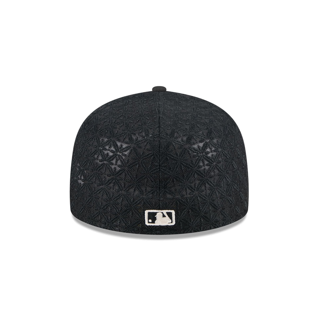 https://cdn.shopify.com/s/files/1/0601/2554/4675/files/60750770_59FIFTYAF_5950DAY5950AF2704_ARIDIA_BLK_R.jpg?v=1745502723