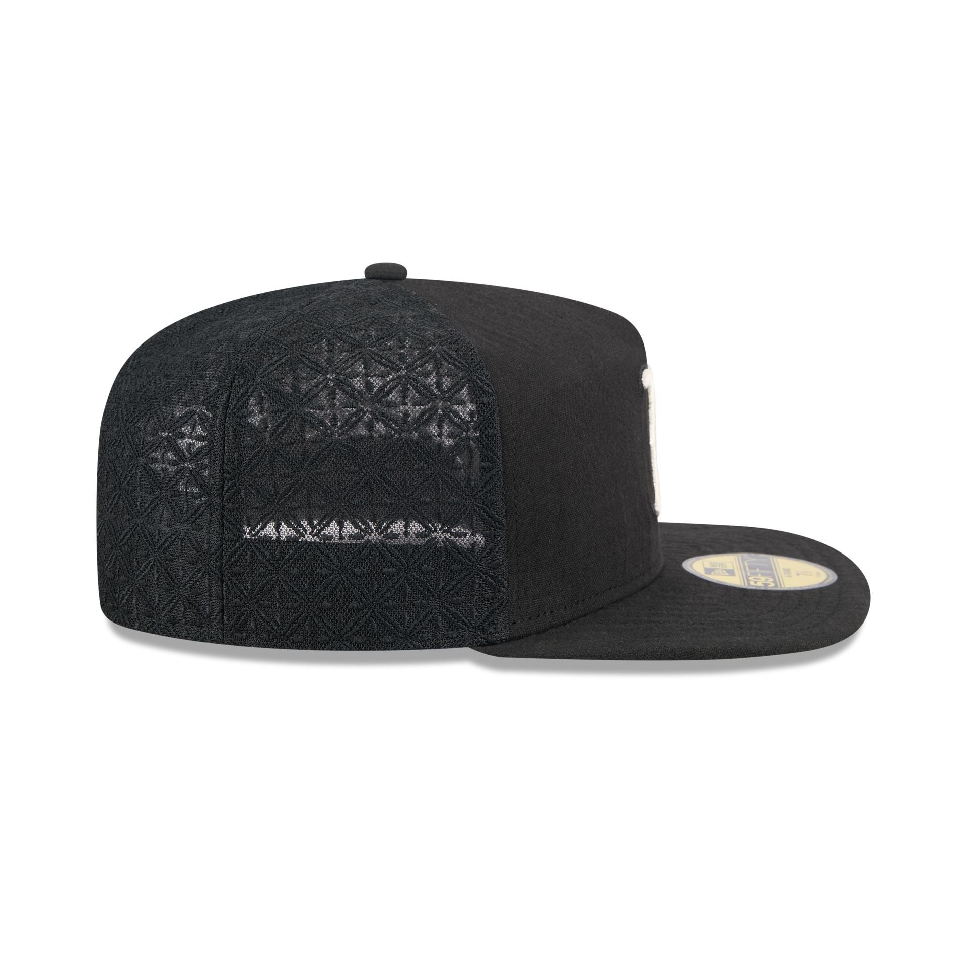 https://cdn.shopify.com/s/files/1/0601/2554/4675/files/60750771_59FIFTYAF_5950DAY5950AF2704_BOSRED_BLK_RSIDE.jpg?v=1745502721