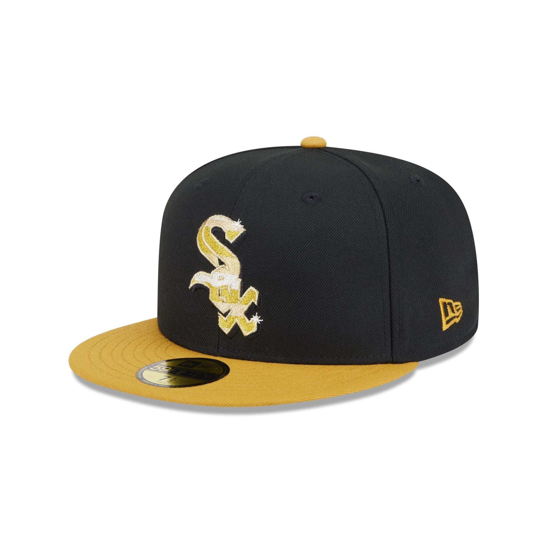 https://cdn.shopify.com/s/files/1/0601/2554/4675/files/60750815_59FIFTY_5950DAY595027055_CHIWHI_BLK_3QL.jpg?v=1745502727