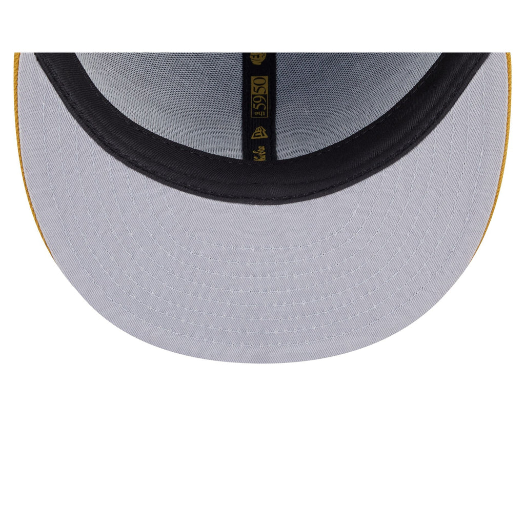 https://cdn.shopify.com/s/files/1/0601/2554/4675/files/60750817_59FIFTY_5950DAY595027055_BOSRED_BLK_UV.jpg?v=1745502726