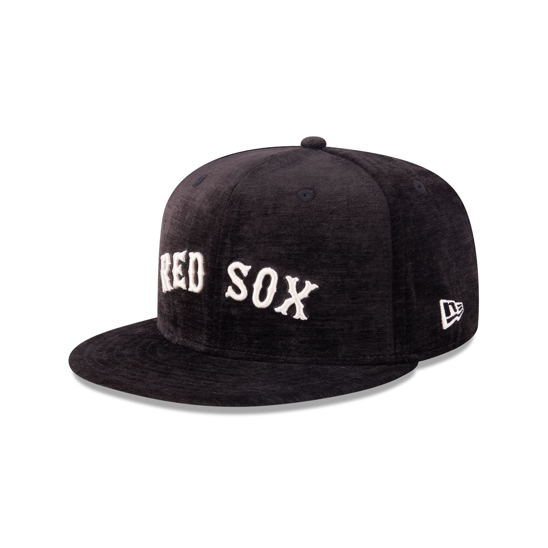 https://cdn.shopify.com/s/files/1/0601/2554/4675/files/60750859_59FIFTY_5950DAY595027040_BOSRED_BLK_3QL.jpg?v=1745502722