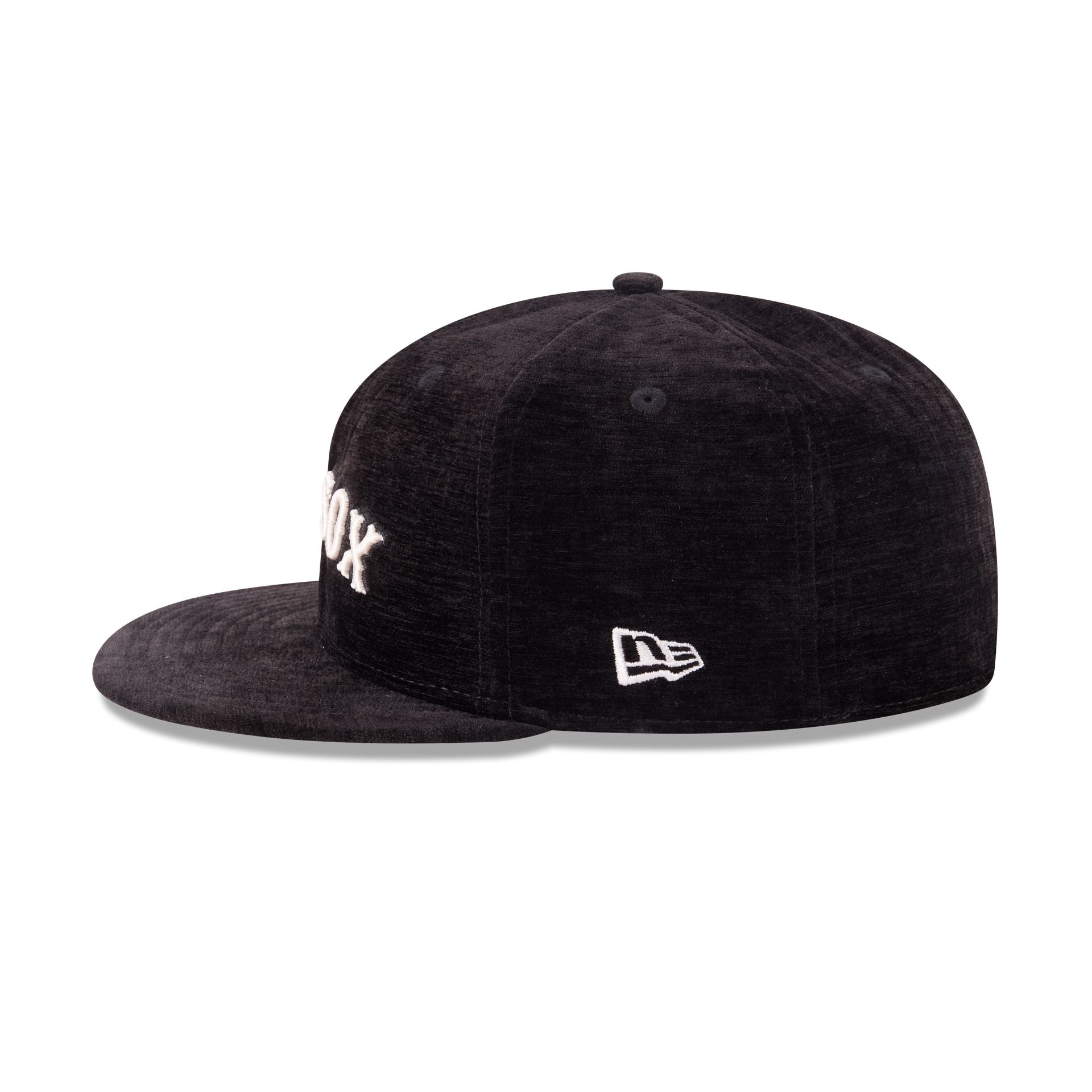 https://cdn.shopify.com/s/files/1/0601/2554/4675/files/60750859_59FIFTY_5950DAY595027040_BOSRED_BLK_LSIDE.jpg?v=1745502722