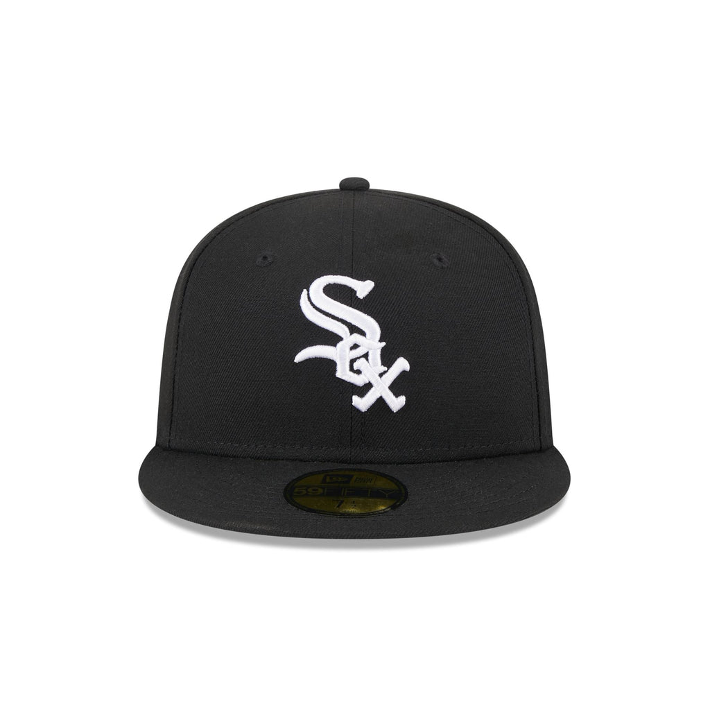 https://cdn.shopify.com/s/files/1/0601/2554/4675/files/60757599_59FIFTY_MLB25ACCHIWHI125ANNGM_CHIWHI_BLK_F.jpg?v=1744202330