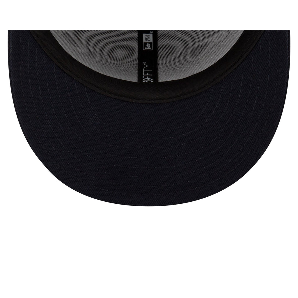 https://cdn.shopify.com/s/files/1/0601/2554/4675/files/60757599_59FIFTY_MLB25ACCHIWHI125ANNGM_CHIWHI_BLK_UV.jpg?v=1744202330
