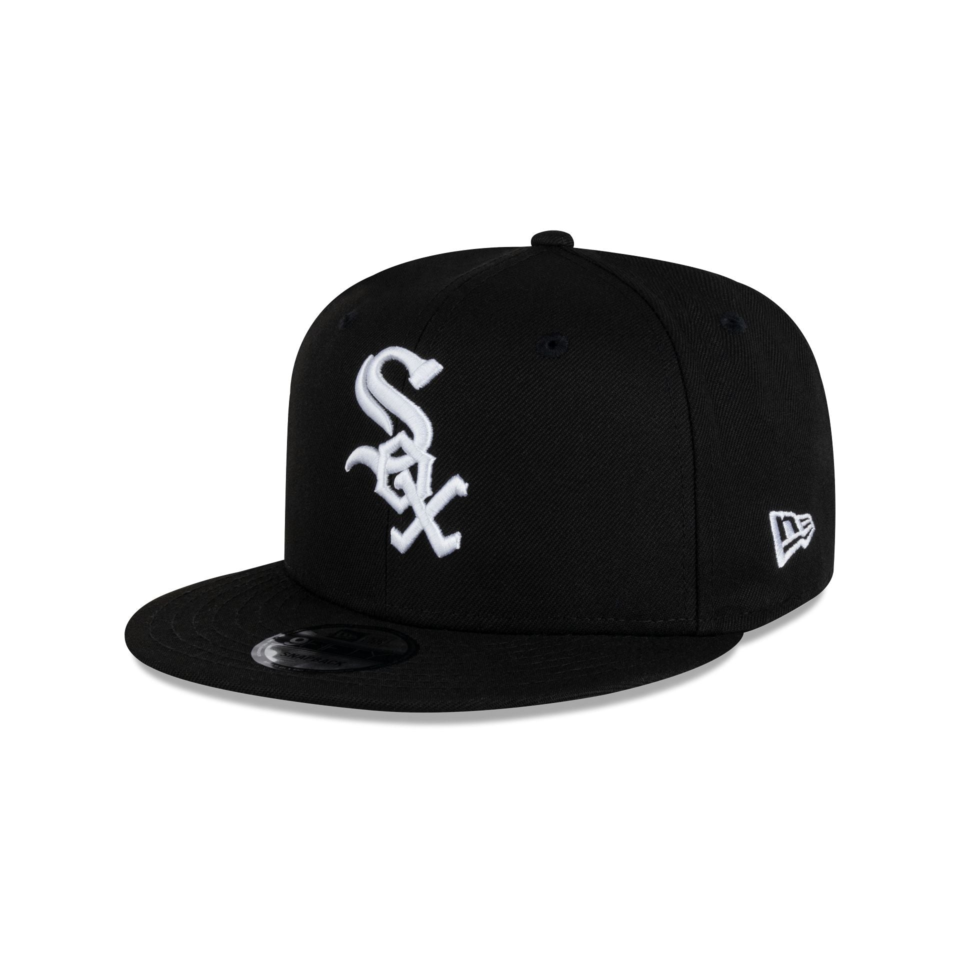 https://cdn.shopify.com/s/files/1/0601/2554/4675/files/60757603_9FIFTY_MLB25950CHIWHI125ANNOTC_CHIWHI_BLK_3QL.jpg?v=1744202328