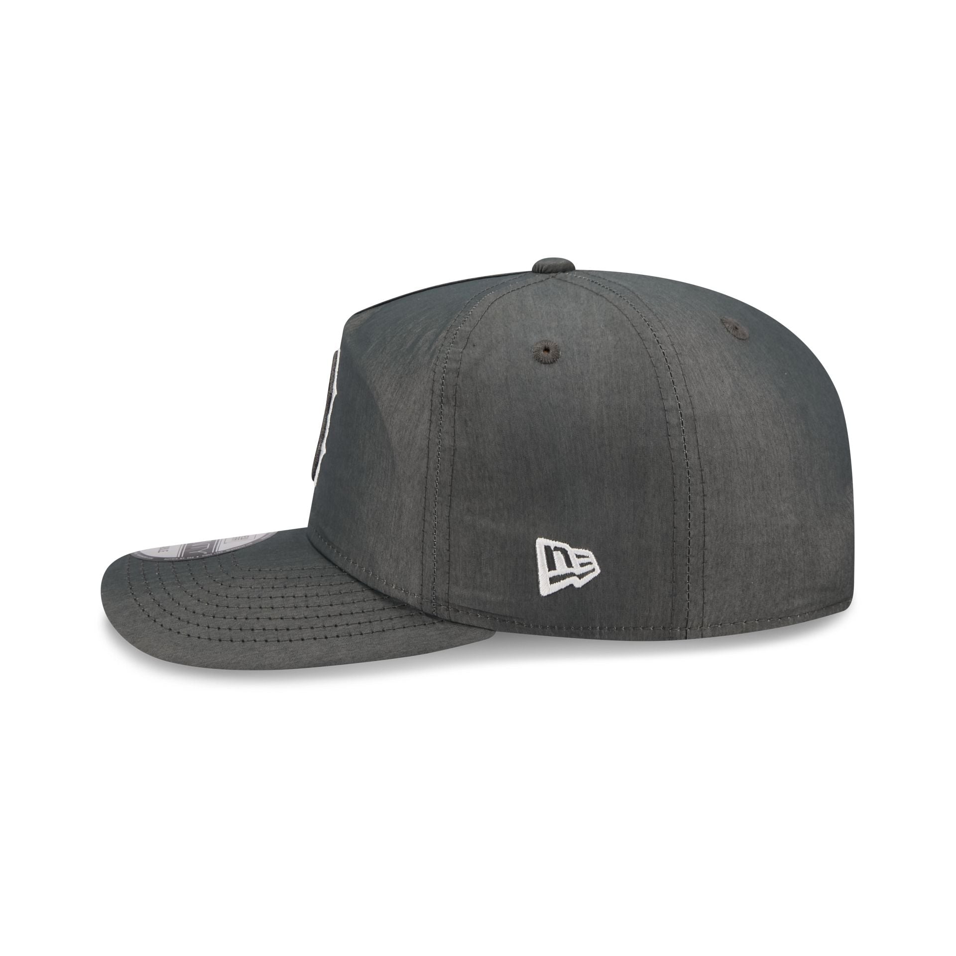 https://cdn.shopify.com/s/files/1/0601/2554/4675/files/60758113_19TWENTY_NYLON28020_BOSRED_XGH_LSIDE.jpg?v=1760987491