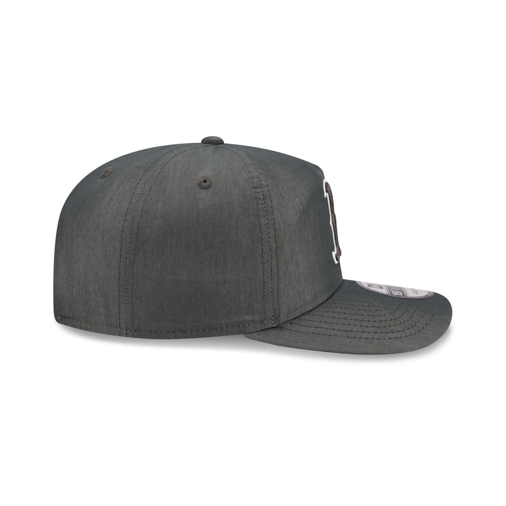 https://cdn.shopify.com/s/files/1/0601/2554/4675/files/60758113_19TWENTY_NYLON28020_BOSRED_XGH_RSIDE.jpg?v=1760987491