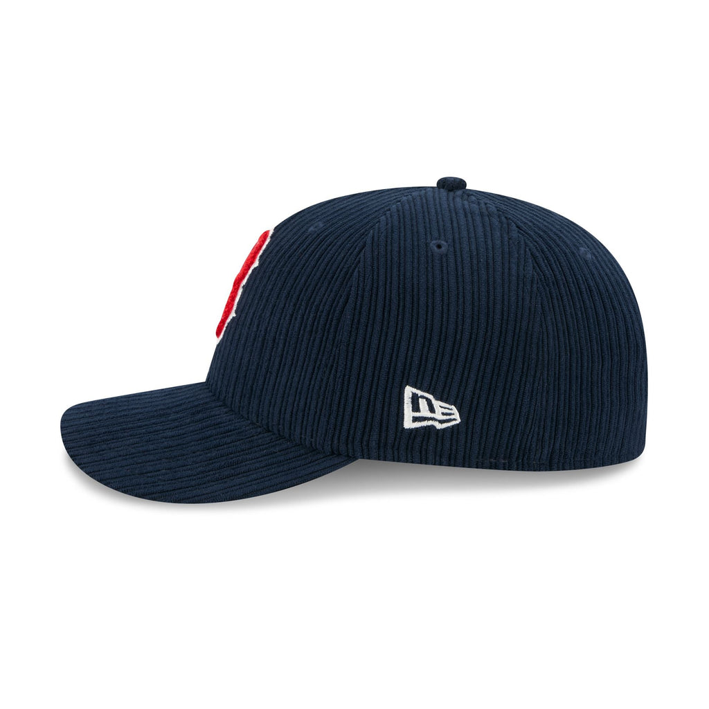 https://cdn.shopify.com/s/files/1/0601/2554/4675/files/60758286_59FIFTY_CHENILLEPOP26991_BOSRED_OTC_LSIDE.jpg?v=1760987493