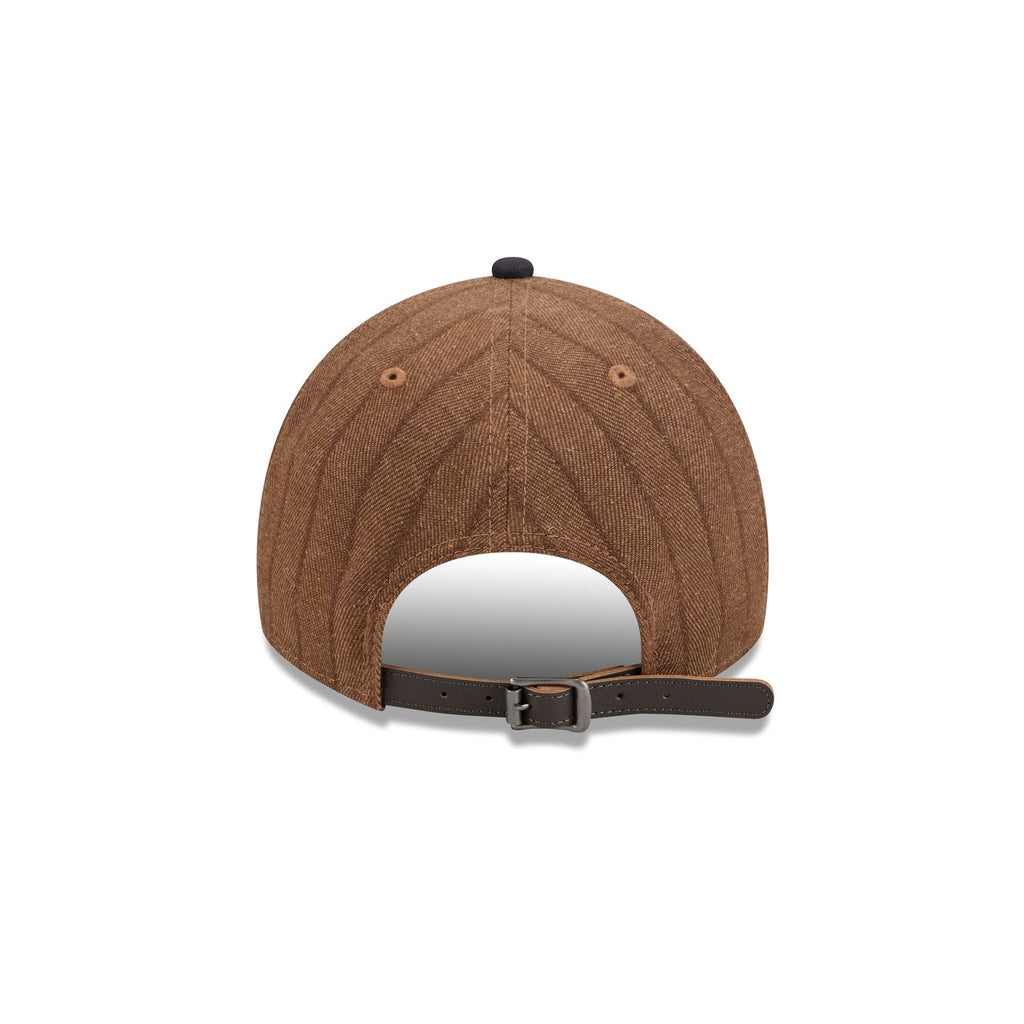 https://cdn.shopify.com/s/files/1/0601/2554/4675/files/60763758_9TWENTYAF_WOOLPINSTRIPE9TWENTYAF_BOSRED_OTC_R.jpg?v=1756990441